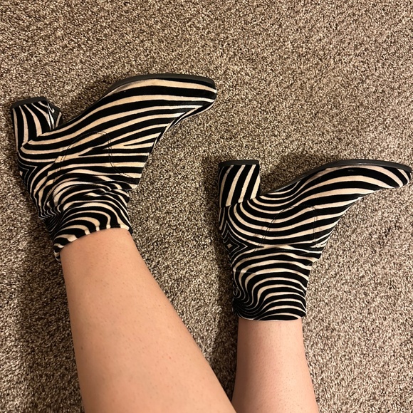 Vintage Pyschedelic Velvet Ankle Boots | Size 8.5 - Picture 2 of 6